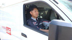 訪問先へ出発